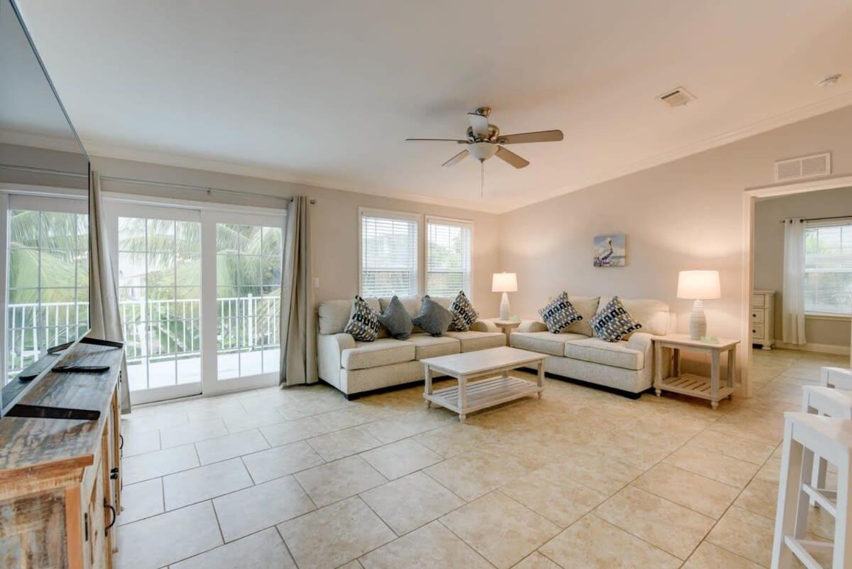 Loggerhead Lagoon - Modern Waterfront Home Pirates Cove Exterior photo